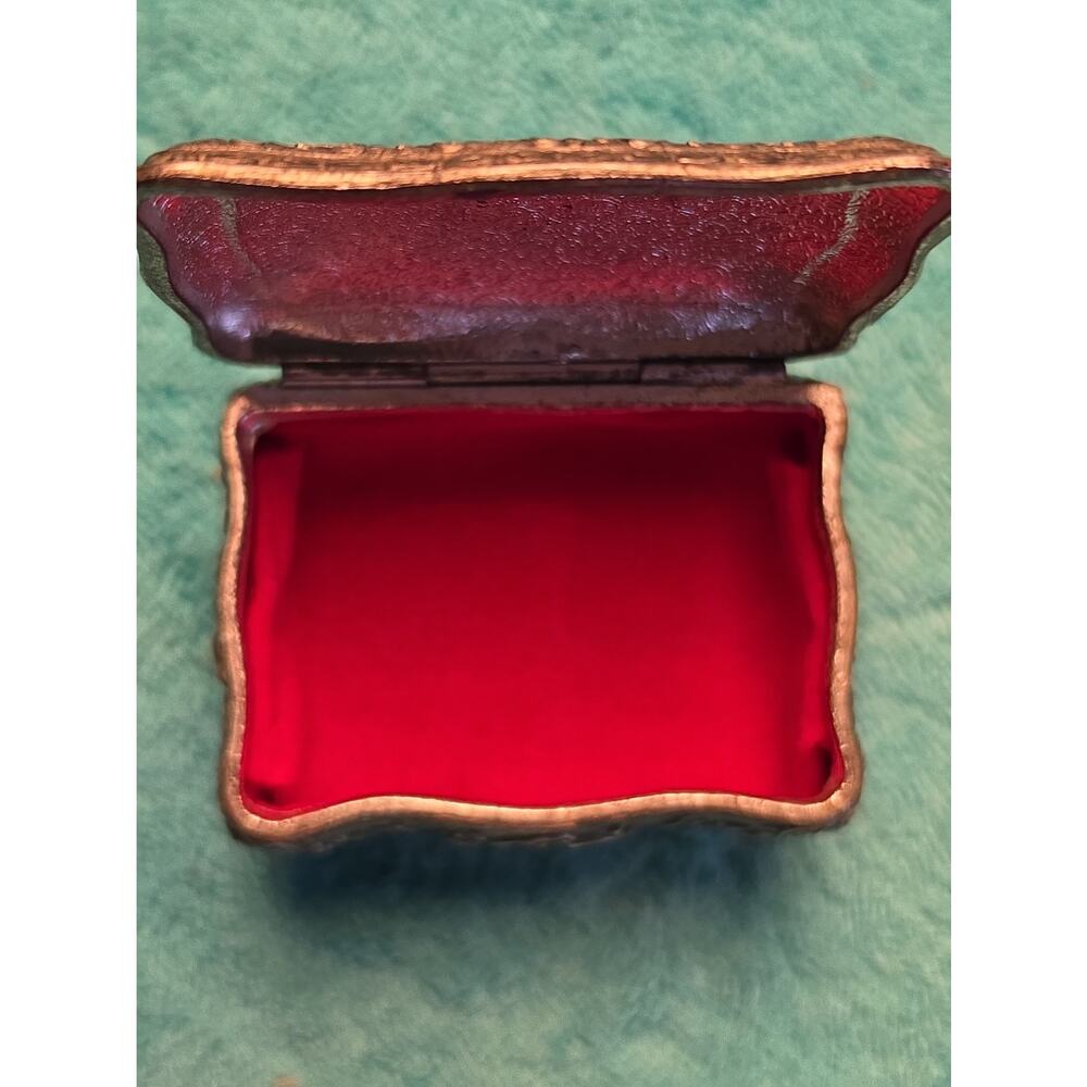 Vintage Art Nouveau Metal Casket Trinket Box Footed Jewelry Ring Case Red Lining - Picture 6 of 6